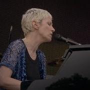 Why Annie Lennox Live