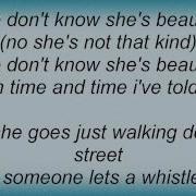 She Don T Know She Beautiful Lyrics