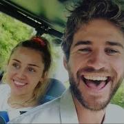 Liam Hemsworth Asustando A Miley Cyrus Otra Vez 2019