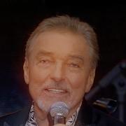 Země Vstává Karel Gott