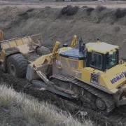 Komatsu Pushing Scraper