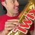 ME DÁ UM PEDACINHO DE TWIX Shorts