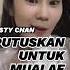 Listy Chan Putuskan Mualaf Shorts